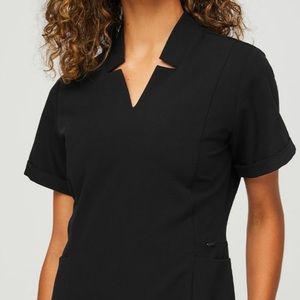 Figs scrub top